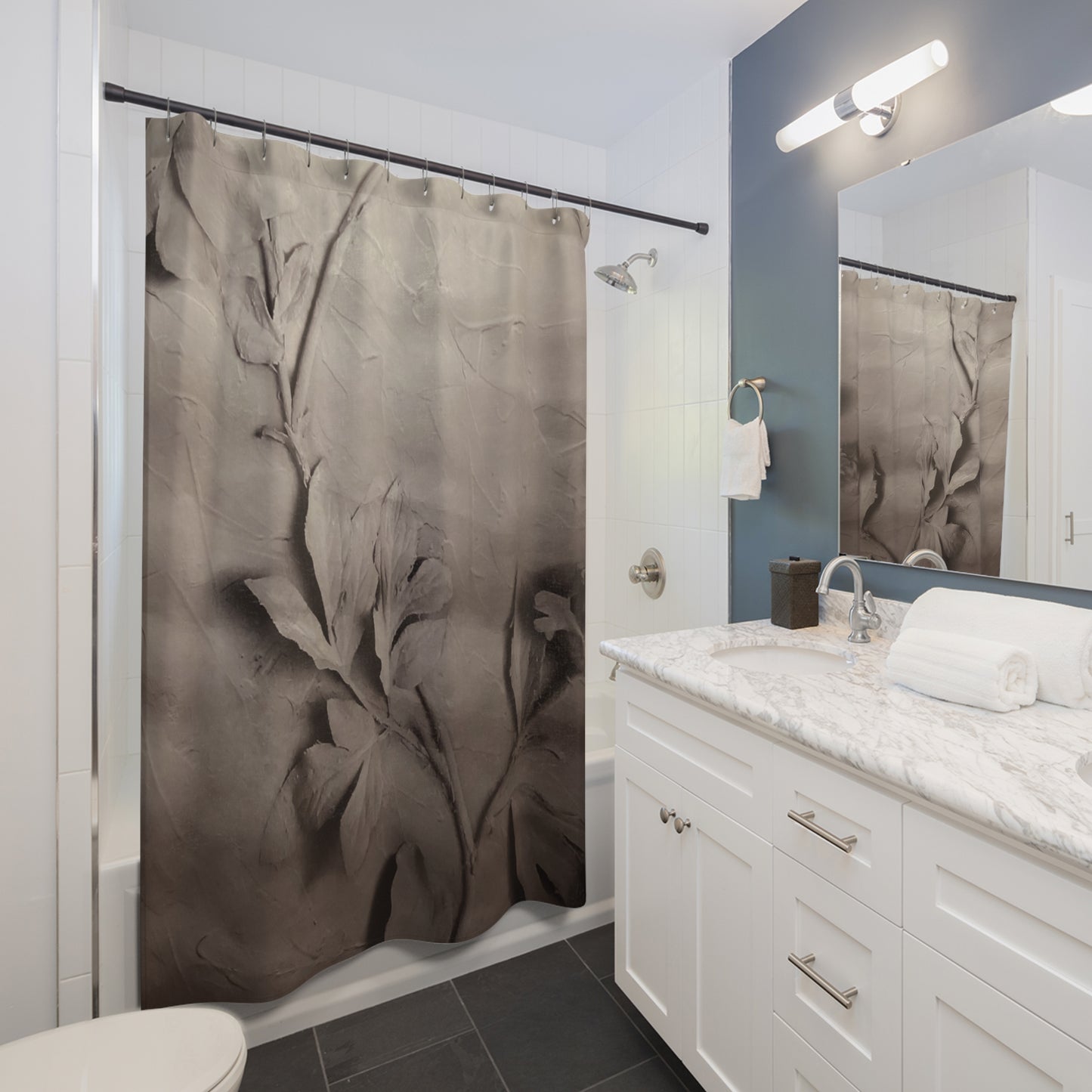 Elegant Floral Shower Curtain - Vintage Art Design for Serene Bathrooms