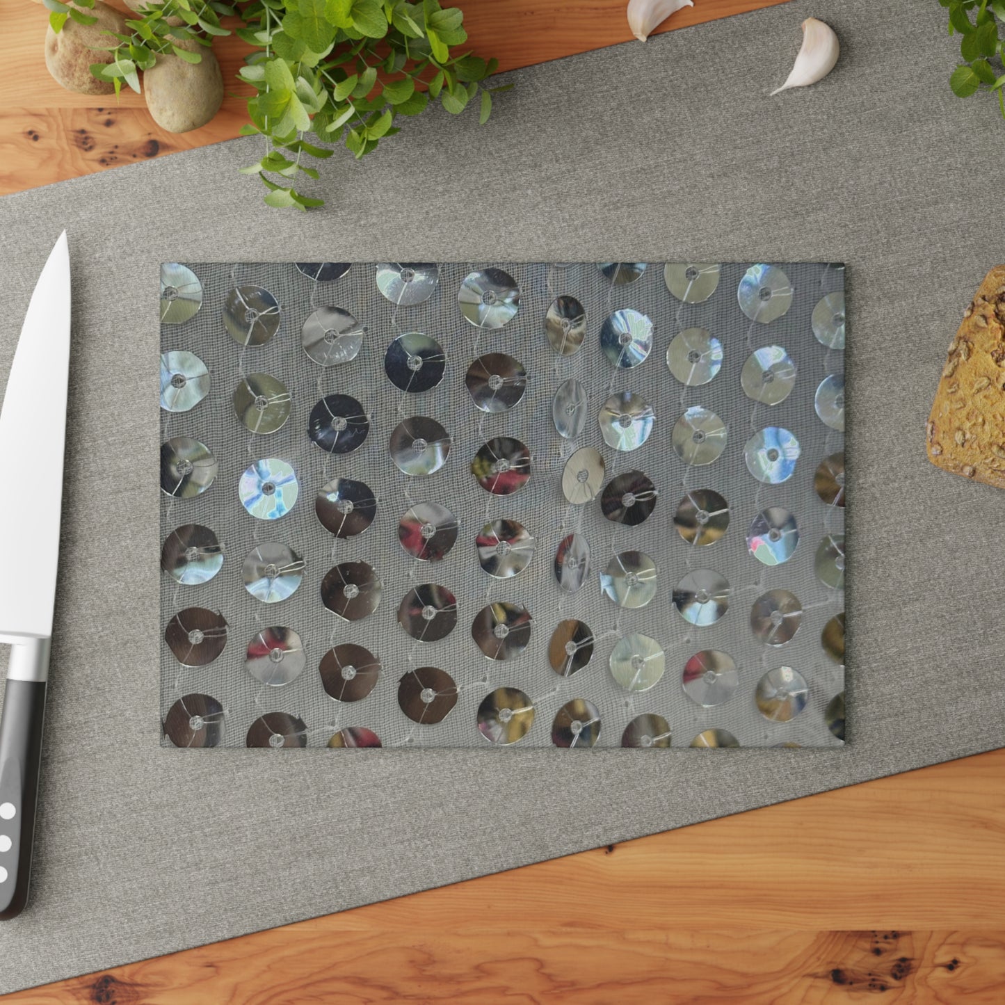 Elegant Glass Cutting Board with Reflective Disc Design - Perfect for Entertaining and Gifting